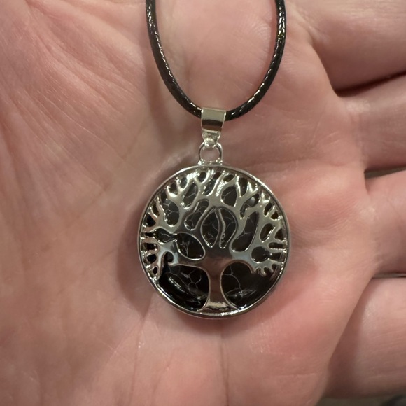 Jewelry - Silver Tree of Life Pendant Necklace.